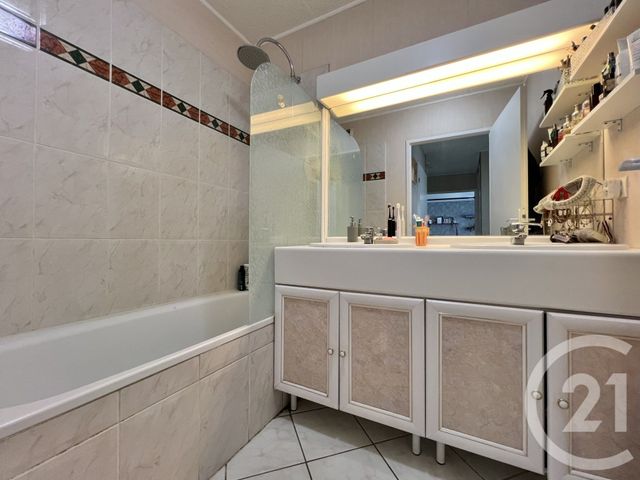 Appartement T3 &agrave; louer - 3 pi&egrave;ces - 53,37 m2 - Grenoble - 38 - RHONE-ALPES