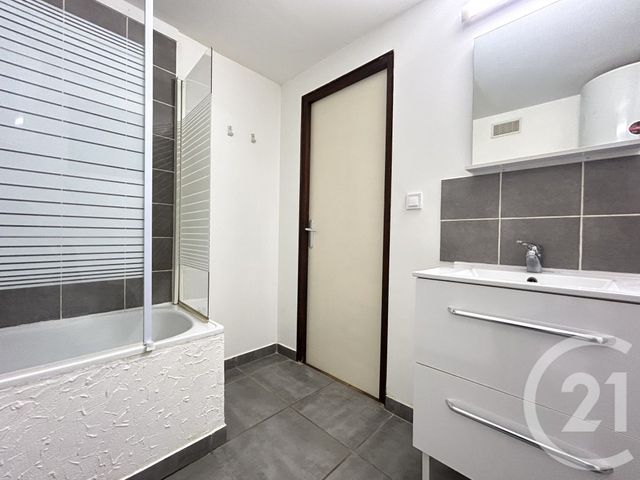 Appartement T1 &agrave; louer - 1 pi&egrave;ce - 30,53 m2 - Sassenage - 38 - RHONE-ALPES