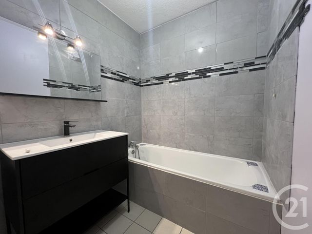 Appartement T3 &agrave; louer - 3 pi&egrave;ces - 69,40 m2 - Grenoble - 38 - RHONE-ALPES