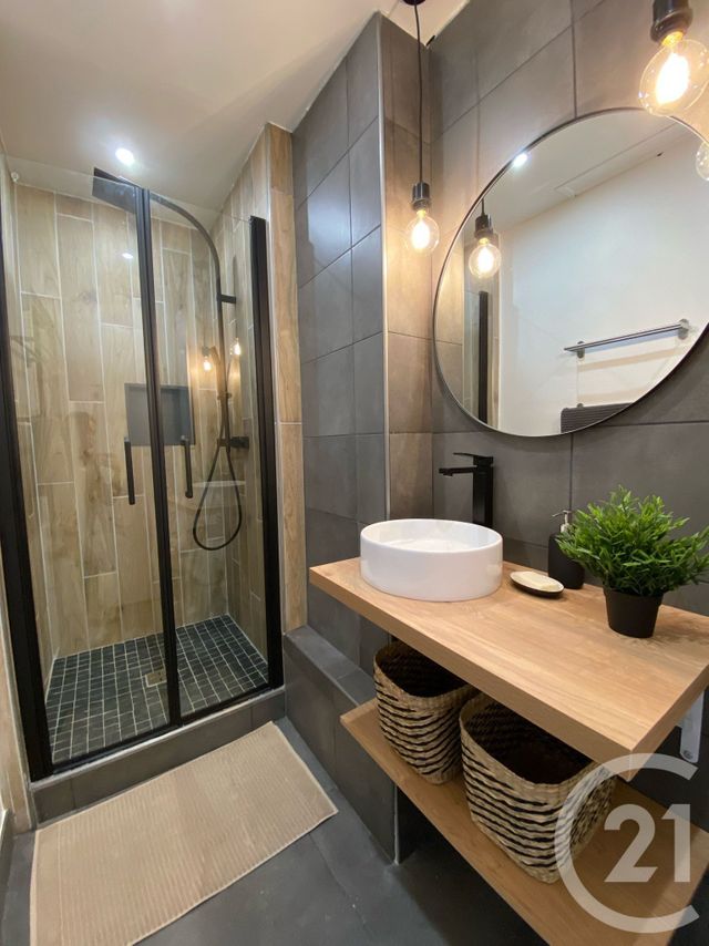 Appartement T3 &agrave; louer - 4 pi&egrave;ces - 64,94 m2 - Grenoble - 38 - RHONE-ALPES