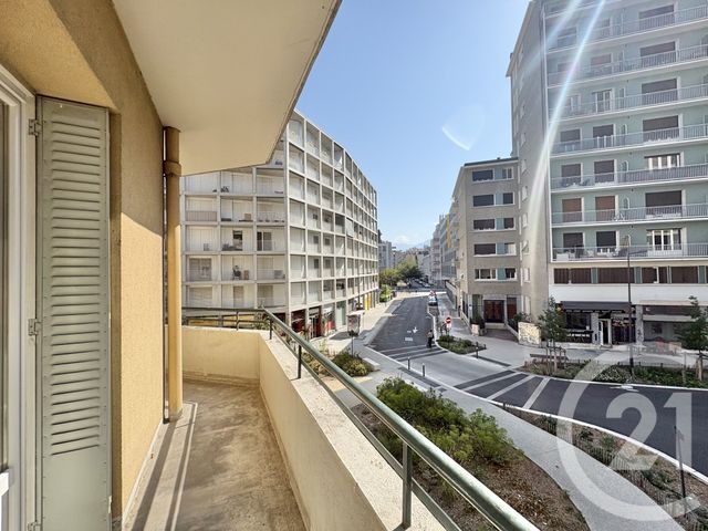 Appartement T3 &agrave; louer - 3 pi&egrave;ces - 82,77 m2 - Grenoble - 38 - RHONE-ALPES