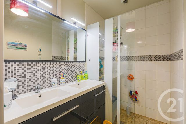Appartement T4 &agrave; vendre - 4 pi&egrave;ces - 83 m2 - Fontaine - 38 - RHONE-ALPES