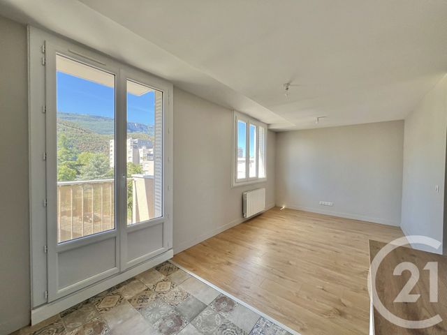 Appartement T3 &agrave; louer - 3 pi&egrave;ces - 49,46 m2 - Seyssinet Pariset - 38 - RHONE-ALPES