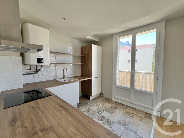 Appartement T3 &agrave; louer - 3 pi&egrave;ces - 49,46 m2 - Seyssinet Pariset - 38 - RHONE-ALPES