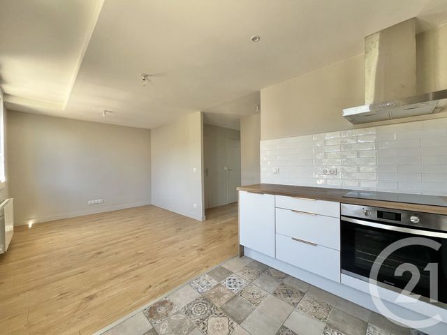 Appartement T3 &agrave; louer - 3 pi&egrave;ces - 49,46 m2 - Seyssinet Pariset - 38 - RHONE-ALPES