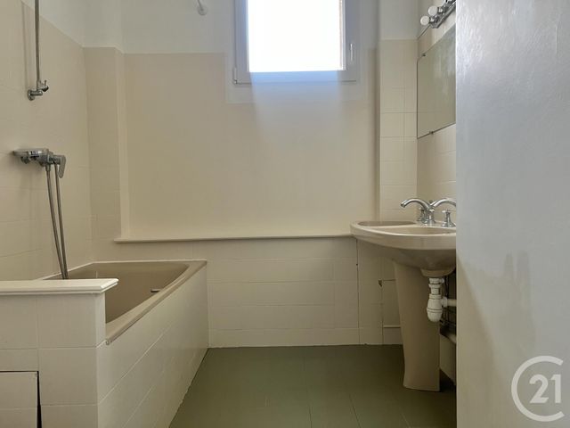 Appartement F2 &agrave; louer - 2 pi&egrave;ces - 33,08 m2 - La Plaine St Denis - 93 - ILE-DE-FRANCE