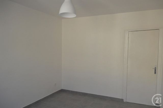 Appartement F1 &agrave; louer - 1 pi&egrave;ce - 24,62 m2 - St Denis - 93 - ILE-DE-FRANCE