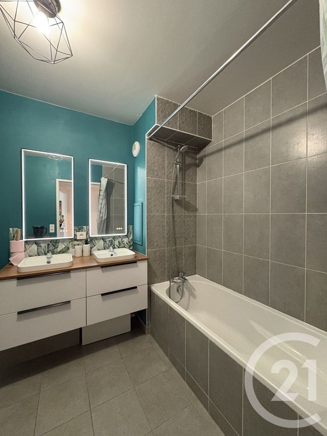 Appartement F3 &agrave; louer - 3 pi&egrave;ces - 64,34 m2 - Villejuif - 94 - ILE-DE-FRANCE