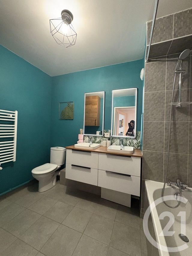 Appartement F3 &agrave; louer - 3 pi&egrave;ces - 64,34 m2 - Villejuif - 94 - ILE-DE-FRANCE