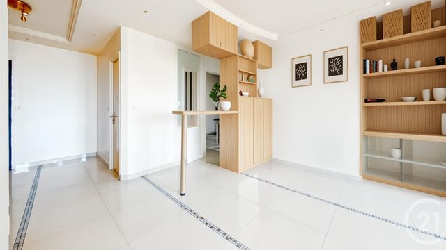 Appartement à vendre - 4 pièces - 74 m2 - Aubervilliers - 93 - ILE-DE-FRANCE