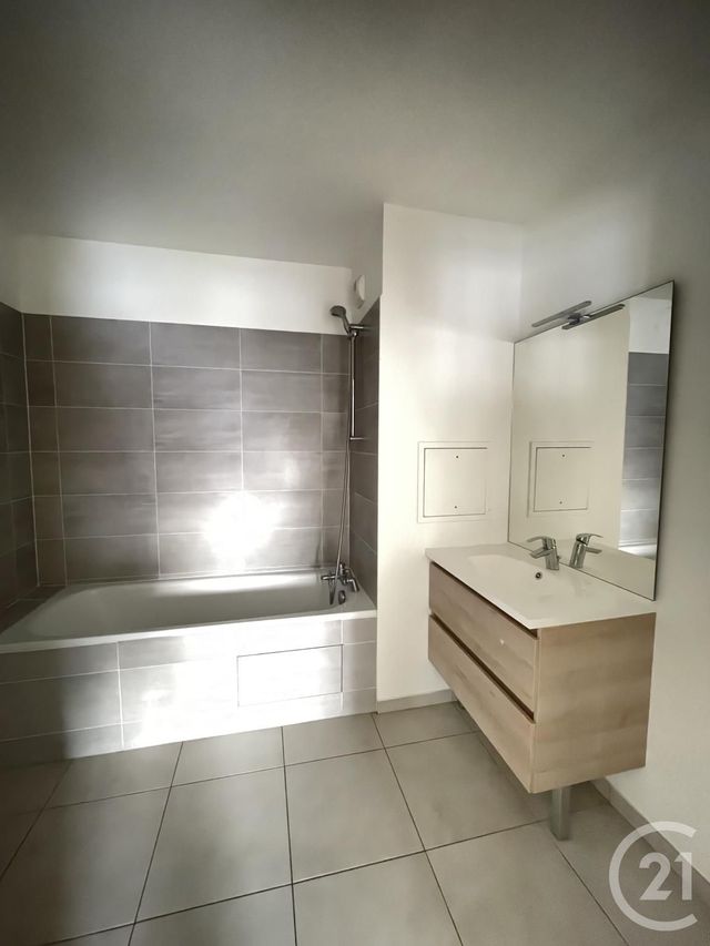 Appartement F3 &agrave; louer - 3 pi&egrave;ces - 70,79 m2 - Aubervilliers - 93 - ILE-DE-FRANCE