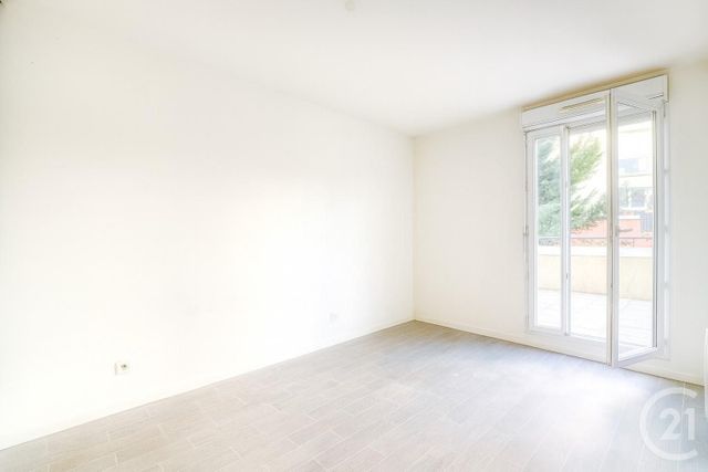 Appartement F3 à vendre - 3 pièces - 64 m2 - Aubervilliers - 93 - ILE-DE-FRANCE