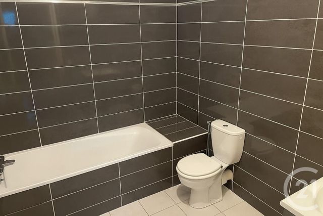 Appartement F4 à louer - 4 pièces - 80 m2 - Aubervilliers - 93 - ILE-DE-FRANCE