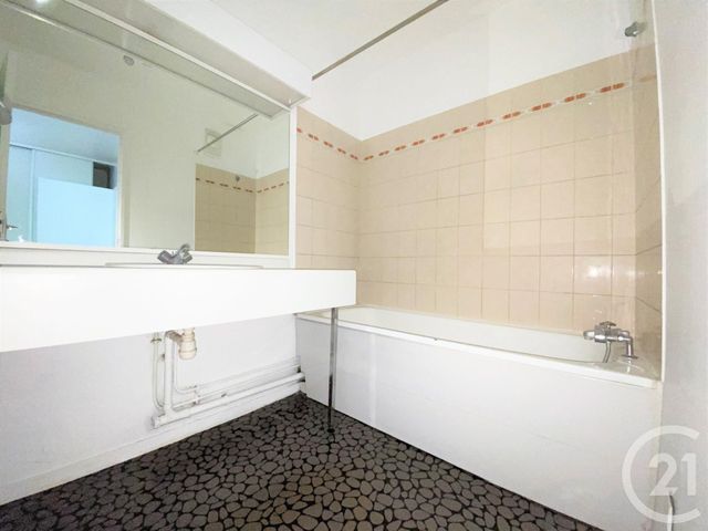 Appartement F2 à louer - 2 pièces - 48,89 m2 - La Courneuve - 93 - ILE-DE-FRANCE