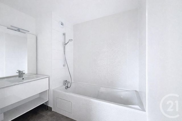 Appartement F3 &agrave; louer - 3 pi&egrave;ces - 70 m2 - Aubervilliers - 93 - ILE-DE-FRANCE