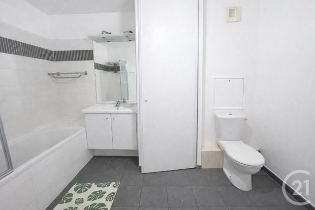 Appartement F4 &agrave; louer - 4 pi&egrave;ces - 83,30 m2 - Aubervilliers - 93 - ILE-DE-FRANCE