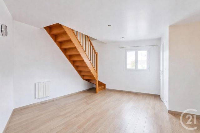 Maison &agrave; louer - 2 pi&egrave;ces - 40 m2 - La Courneuve - 93 - ILE-DE-FRANCE