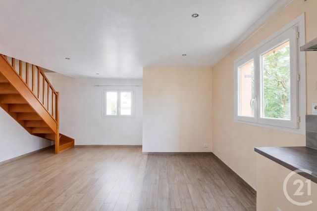 Maison &agrave; louer - 2 pi&egrave;ces - 40 m2 - La Courneuve - 93 - ILE-DE-FRANCE