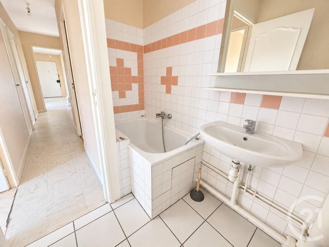 Appartement F4 &agrave; louer - 4 pi&egrave;ces - 65 m2 - Aubervilliers - 93 - ILE-DE-FRANCE