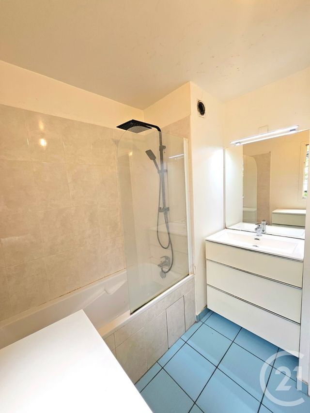 Appartement F3 à vendre - 3 pièces - 68 m2 - Trappes - 78 - ILE-DE-FRANCE