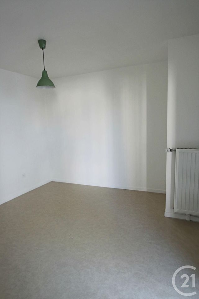 Appartement F2 &agrave; louer - 2 pi&egrave;ces - 40,89 m2 - Trappes - 78 - ILE-DE-FRANCE