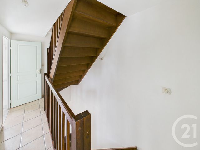 Appartement Triplex &agrave; louer - 3 pi&egrave;ces - 41,72 m2 - Bussieres - 77 - ILE-DE-FRANCE
