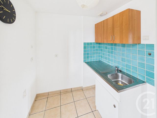 Appartement Triplex &agrave; louer - 3 pi&egrave;ces - 41,72 m2 - Bussieres - 77 - ILE-DE-FRANCE