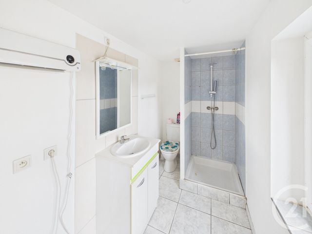 Appartement Triplex &agrave; louer - 3 pi&egrave;ces - 41,72 m2 - Bussieres - 77 - ILE-DE-FRANCE