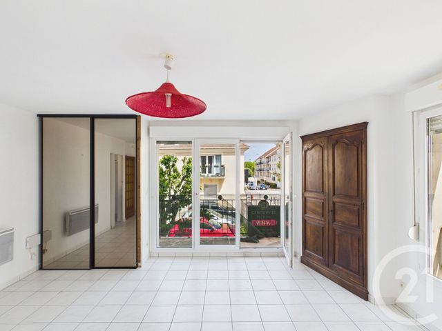 Appartement F3 &agrave; vendre - 3 pi&egrave;ces - 64,43 m2 - Trappes - 78 - ILE-DE-FRANCE