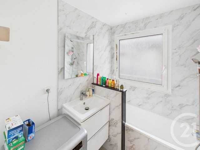 Appartement F3 à vendre - 3 pièces - 65,90 m2 - Elancourt - 78 - ILE-DE-FRANCE