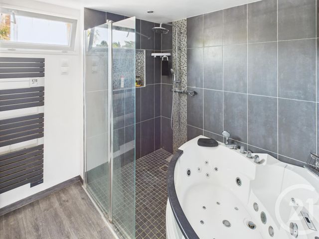 Maison à vendre - 5 pièces - 278 m2 - Trappes - 78 - ILE-DE-FRANCE