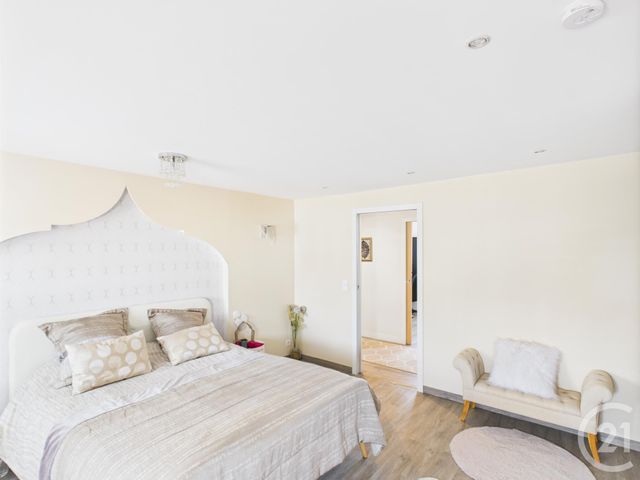 Maison à vendre - 5 pièces - 278 m2 - Trappes - 78 - ILE-DE-FRANCE