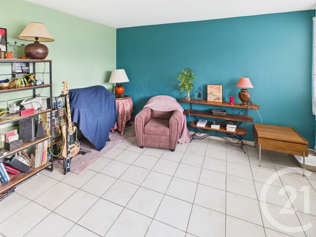 Appartement F4 &agrave; vendre - 4 pi&egrave;ces - 80 m2 - Trappes - 78 - ILE-DE-FRANCE