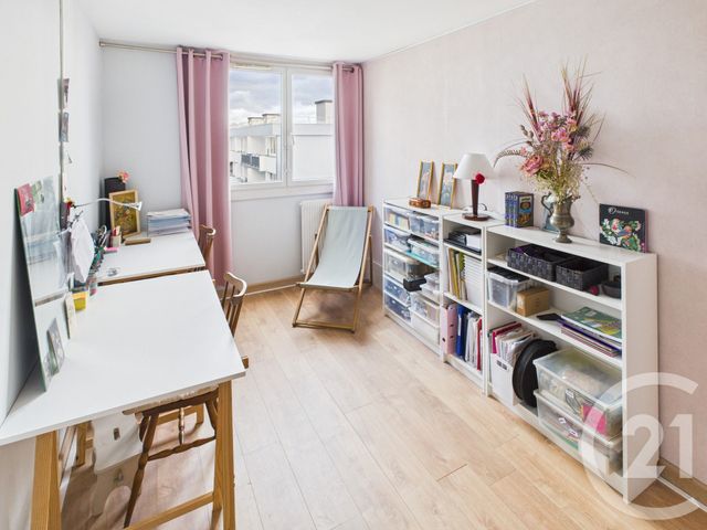 Appartement F4 &agrave; vendre - 4 pi&egrave;ces - 80 m2 - Trappes - 78 - ILE-DE-FRANCE