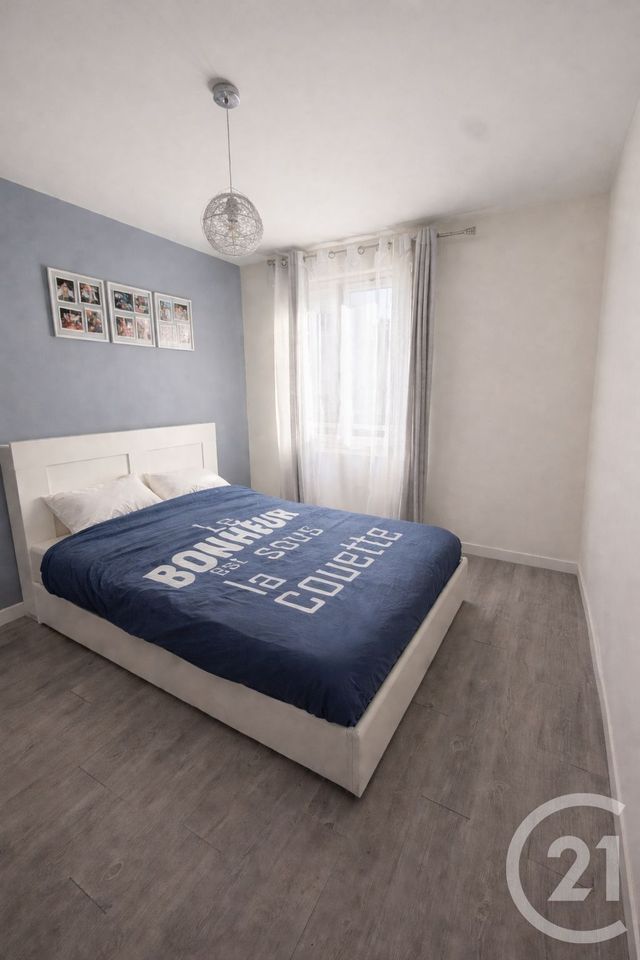 Appartement F3 &agrave; vendre - 3 pi&egrave;ces - 60 m2 - Trappes - 78 - ILE-DE-FRANCE