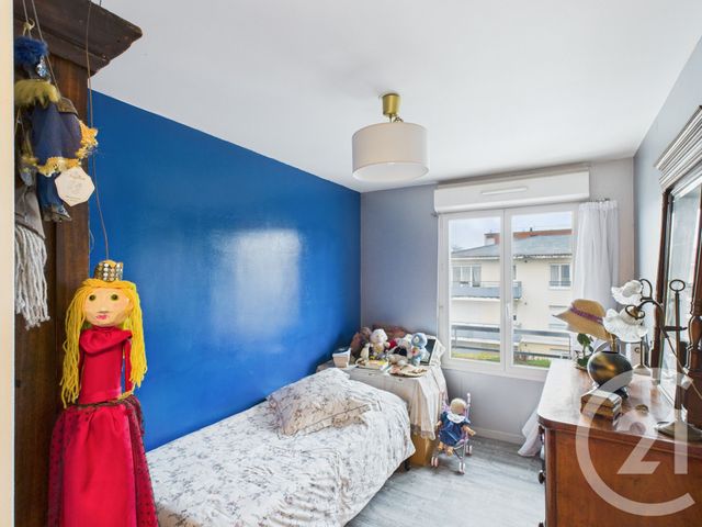 Appartement F3 à vendre - 3 pièces - 61 m2 - Trappes - 78 - ILE-DE-FRANCE