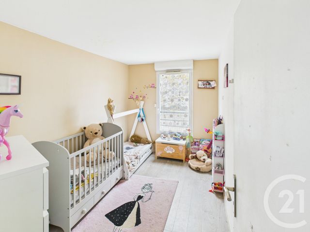 Appartement T4 à vendre - 4 pièces - 76 m2 - Trappes - 78 - ILE-DE-FRANCE