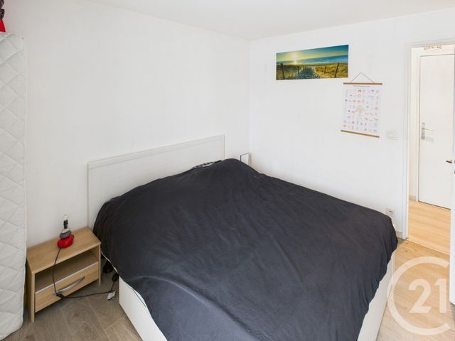 Appartement T4 à vendre - 4 pièces - 76 m2 - Trappes - 78 - ILE-DE-FRANCE