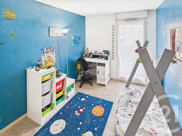 Appartement T4 à vendre - 4 pièces - 76 m2 - Trappes - 78 - ILE-DE-FRANCE