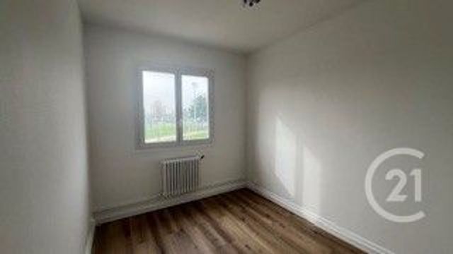 Appartement F3 &agrave; louer - 3 pi&egrave;ces - 71,40 m2 - Trappes - 78 - ILE-DE-FRANCE