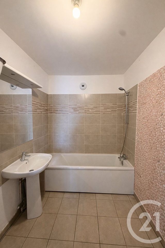 Appartement T4 &agrave; vendre - 4 pi&egrave;ces - 75 m2 - Trappes - 78 - ILE-DE-FRANCE