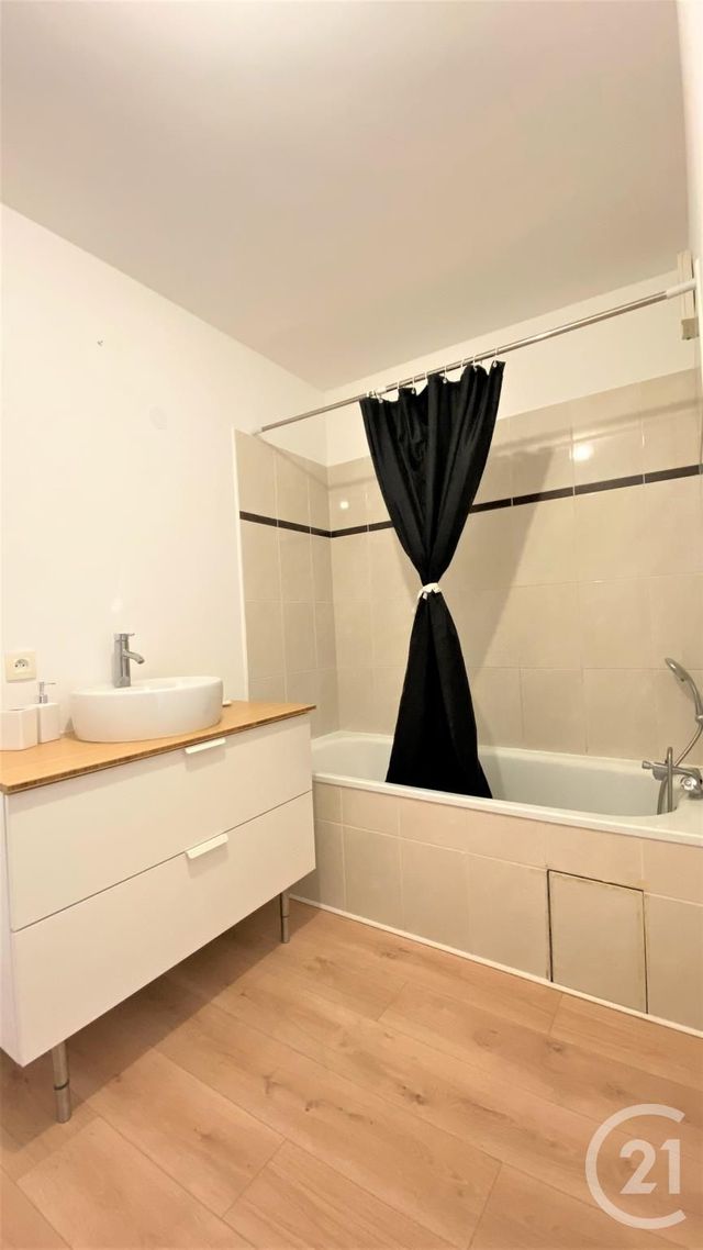 Appartement F2 &agrave; louer - 2 pi&egrave;ces - 45,62 m2 - Trappes - 78 - ILE-DE-FRANCE