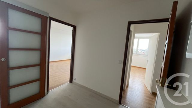 Appartement F3 &agrave; louer - 3 pi&egrave;ces - 65,67 m2 - Trappes - 78 - ILE-DE-FRANCE