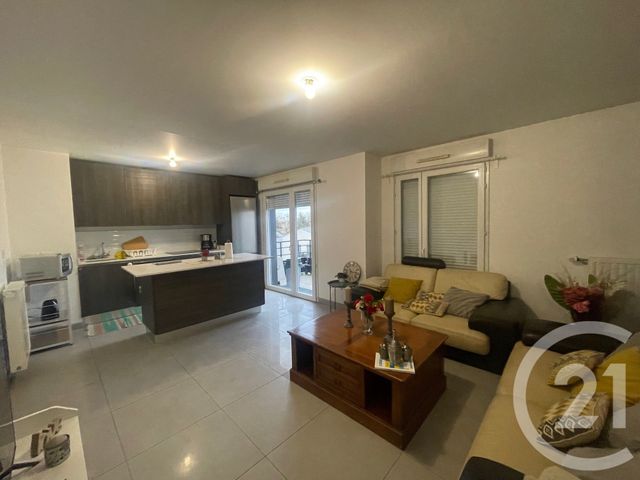 Appartement F3 &agrave; louer - 3 pi&egrave;ces - 66,48 m2 - Trappes - 78 - ILE-DE-FRANCE