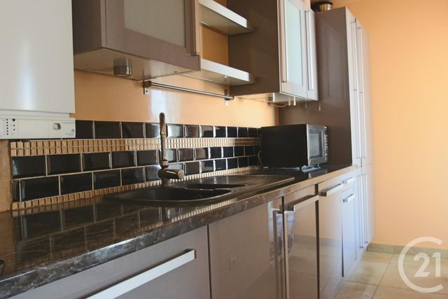 Appartement F4 &agrave; louer - 4 pi&egrave;ces - 82,89 m2 - Trappes - 78 - ILE-DE-FRANCE