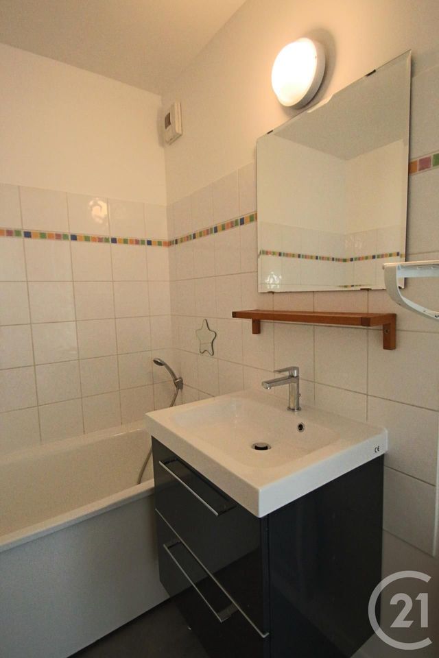 Appartement F3 &agrave; louer - 3 pi&egrave;ces - 66,02 m2 - Trappes - 78 - ILE-DE-FRANCE