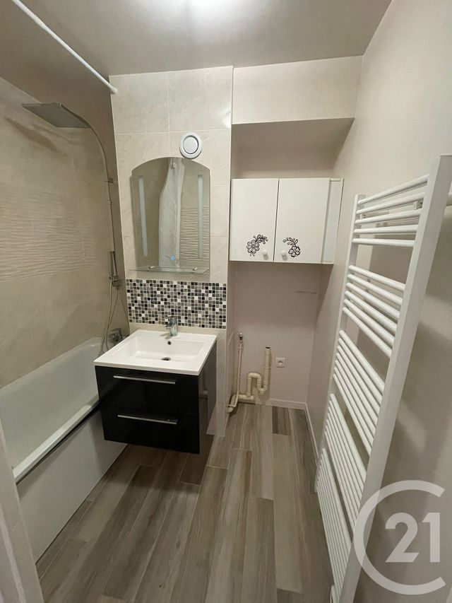 Appartement F3 &agrave; louer - 3 pi&egrave;ces - 56 m2 - Trappes - 78 - ILE-DE-FRANCE