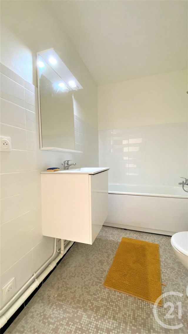 Appartement T1 &agrave; louer - 1 pi&egrave;ce - 28,35 m2 - Fontenay Le Fleury - 78 - ILE-DE-FRANCE