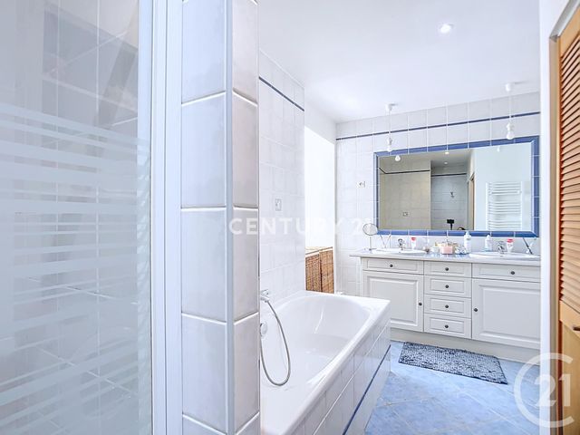 Appartement T4 &agrave; vendre - 5 pi&egrave;ces - 129,48 m2 - Aubagne - 13 - PROVENCE-ALPES-COTE-D-AZUR