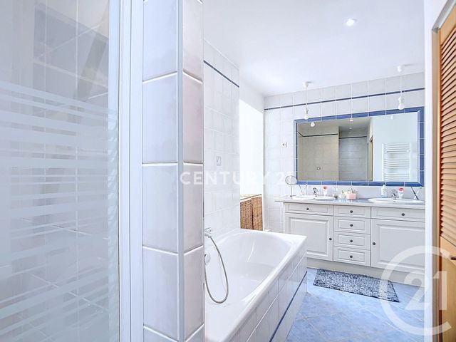 Appartement T4/5 &agrave; vendre - 5 pi&egrave;ces - 133 m2 - Aubagne - 13 - PROVENCE-ALPES-COTE-D-AZUR
